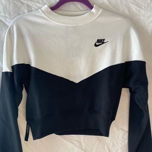 Nike Fleece Colorblocked Cropped Sweatshirt